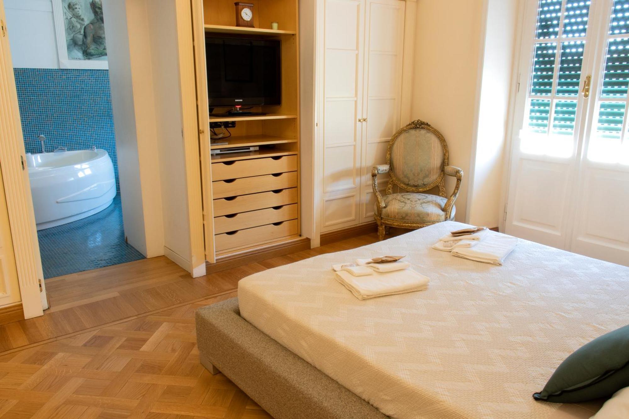 Moon Cove, Borghese Prestige Hideaway *