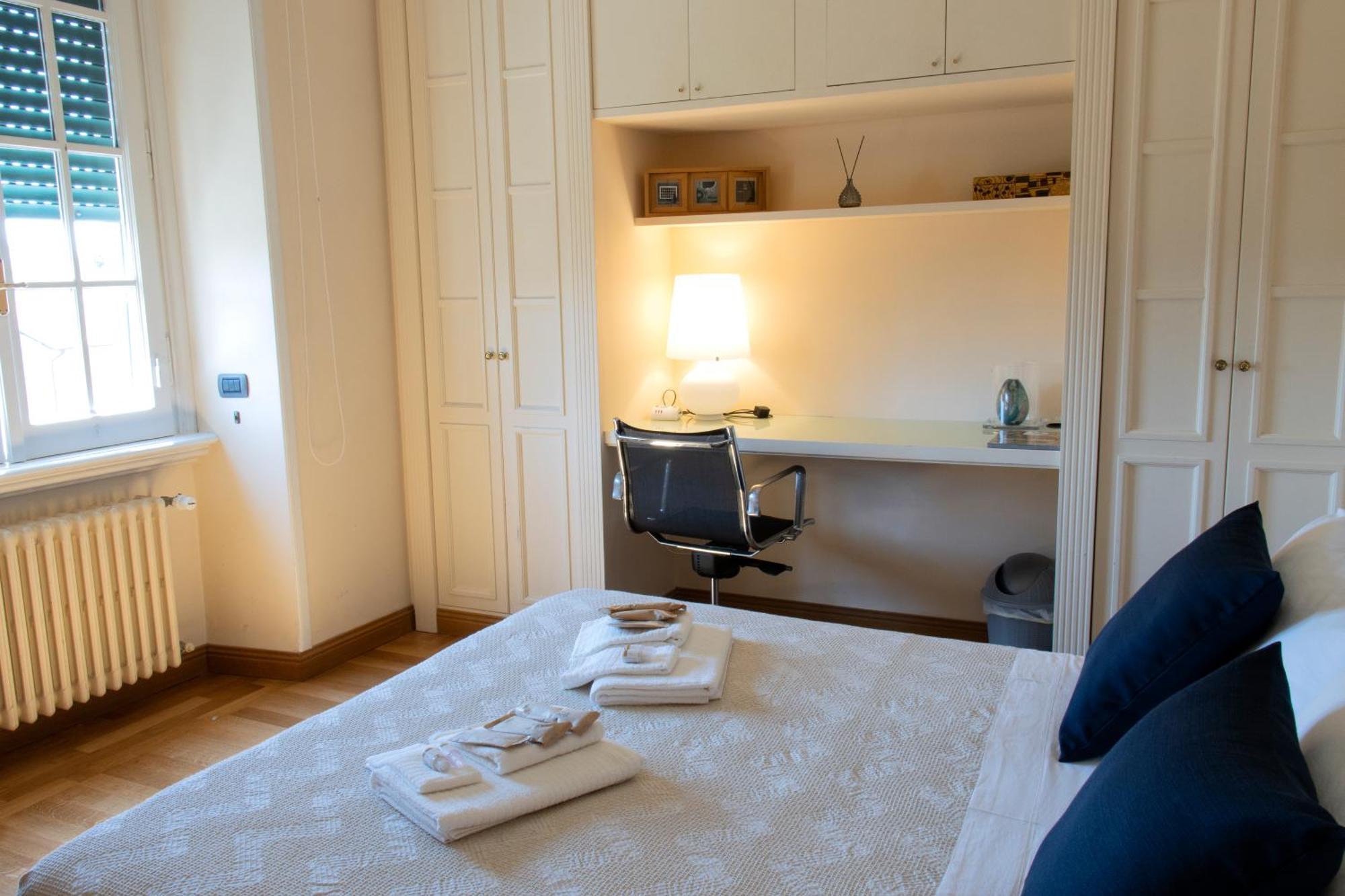 Moon Cove, Borghese Prestige Hideaway Rome