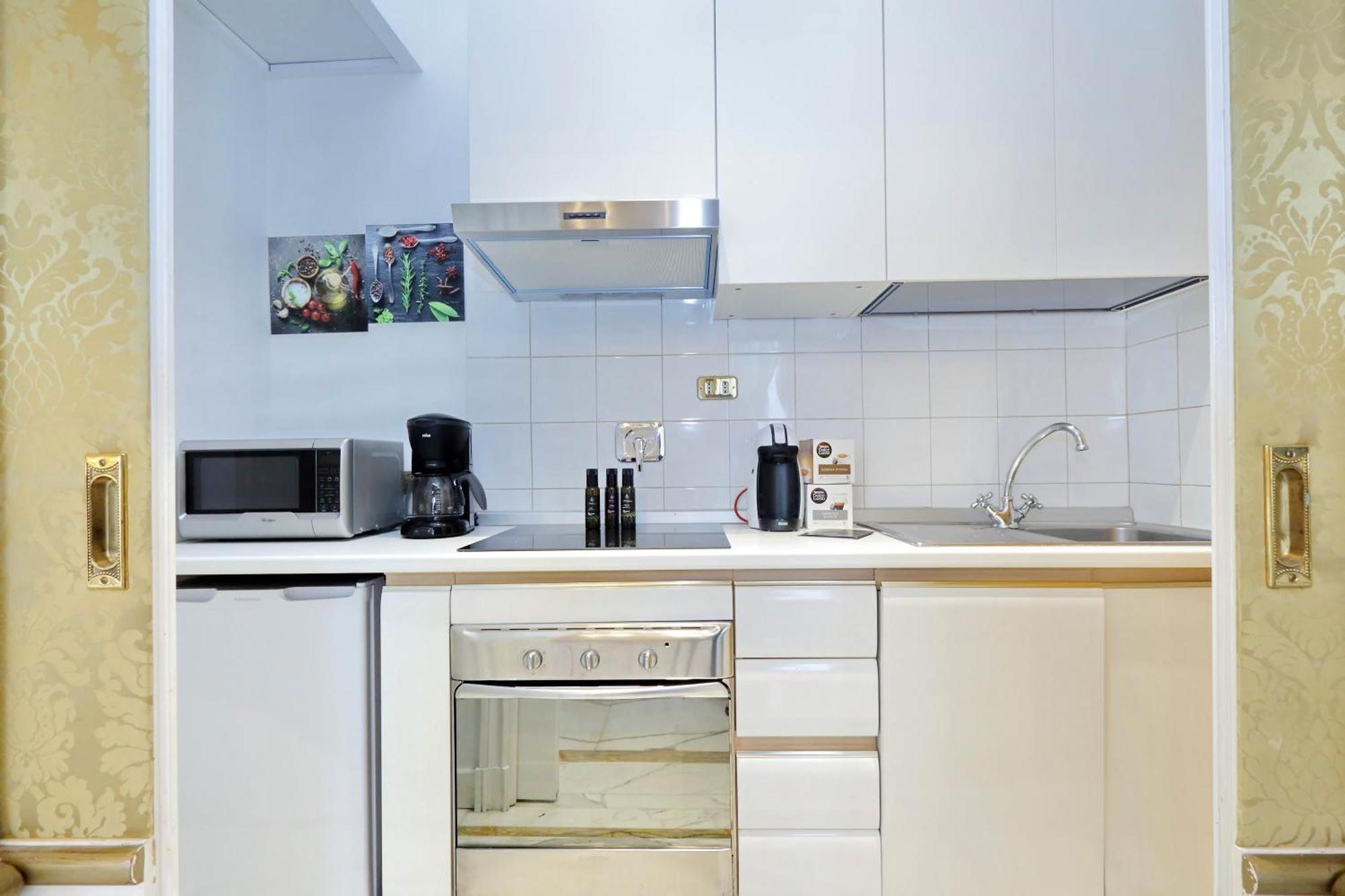 Tritone Luxury House Rome