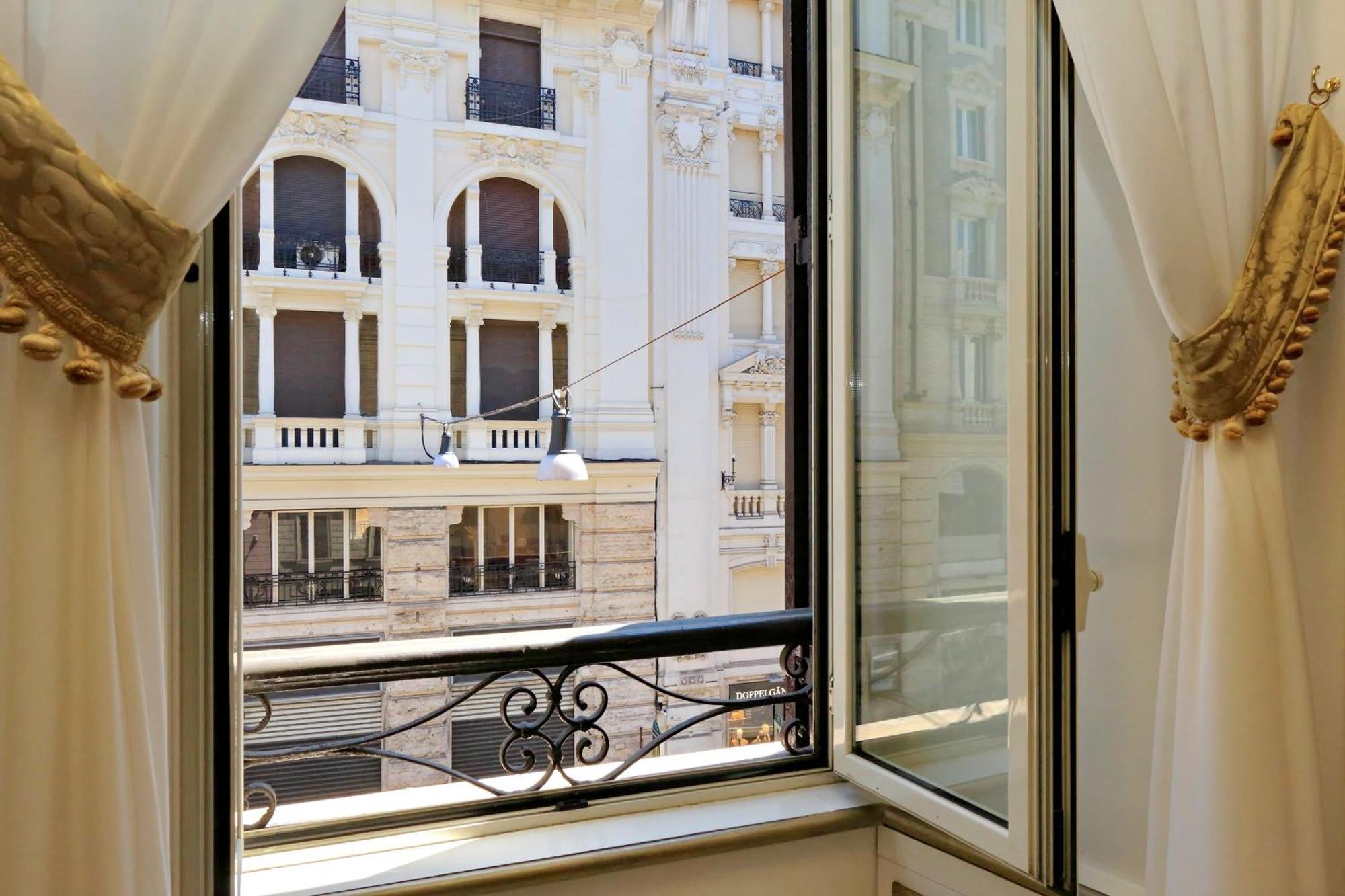 Apartment Tritone Luxury House Rome