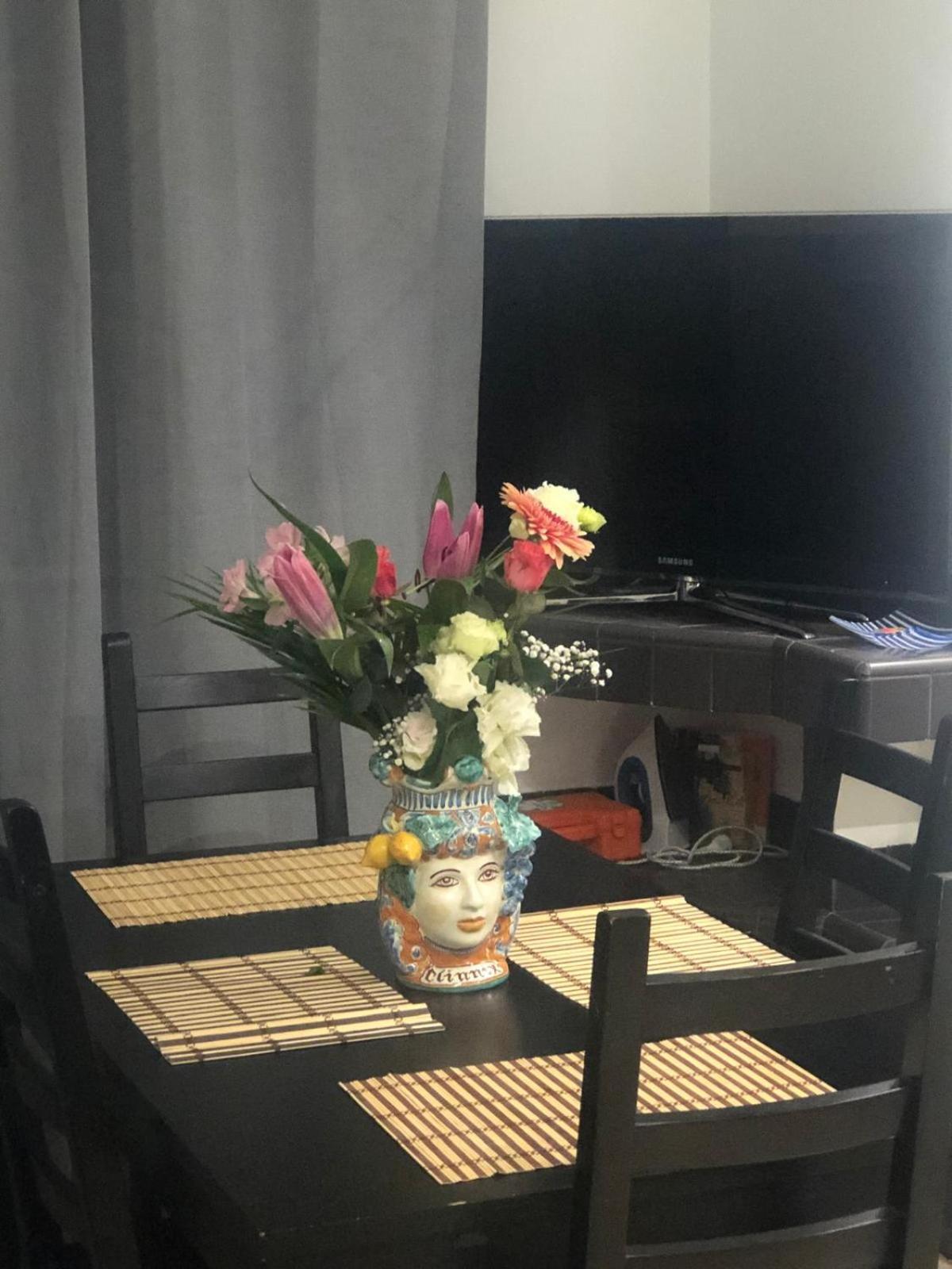Jef Vaticano, Apartment *