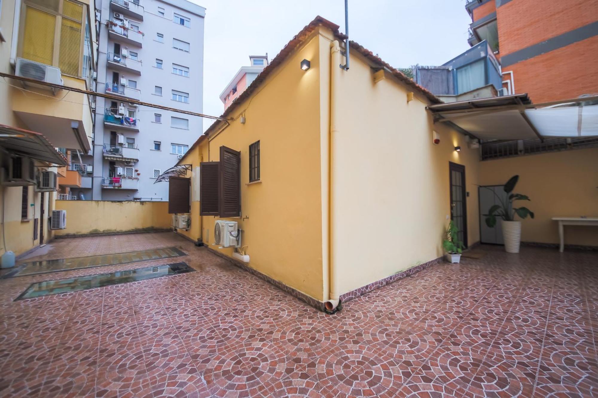 Metrofront-apartment * Rome