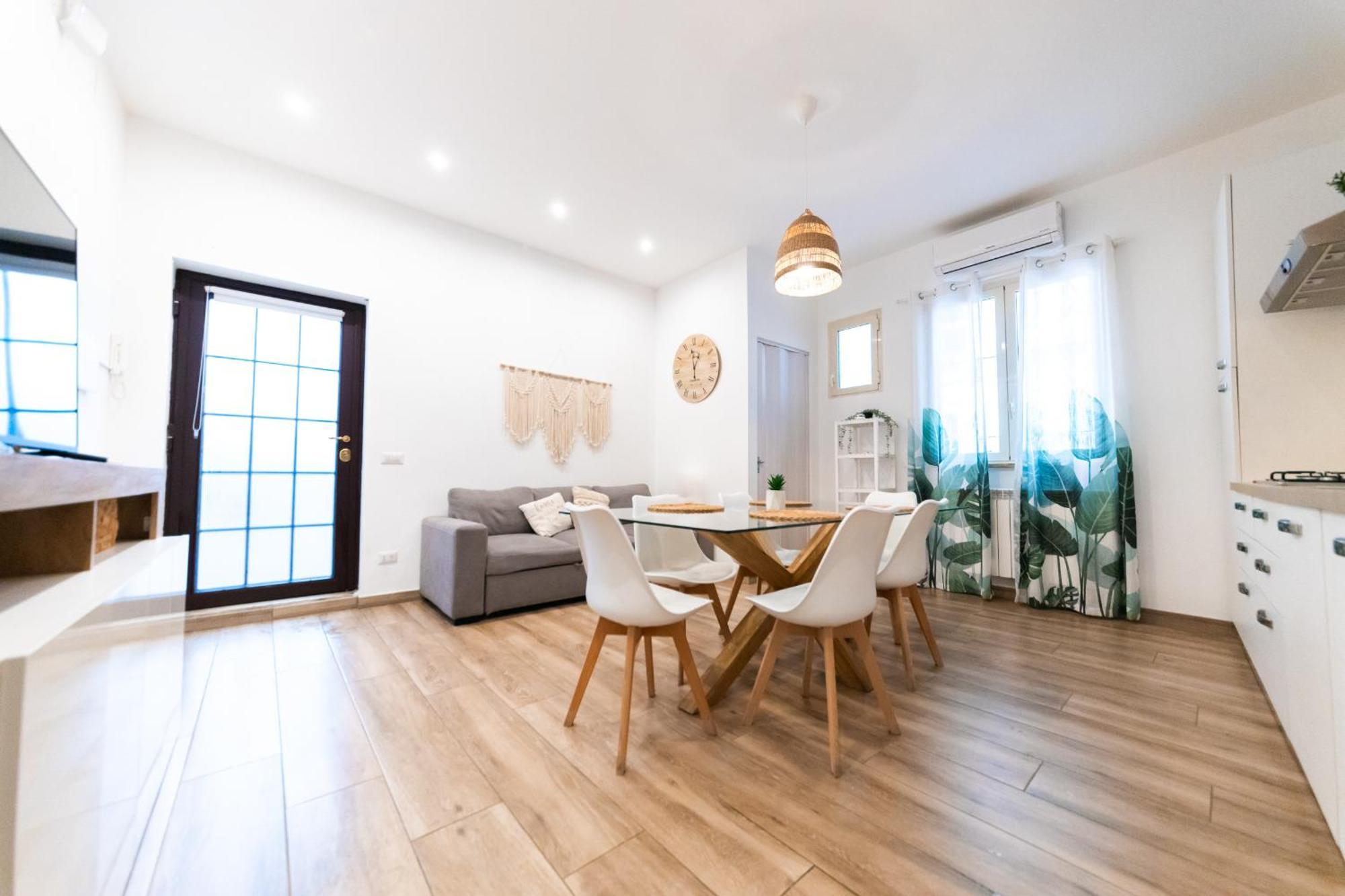 Metrofront-apartment *