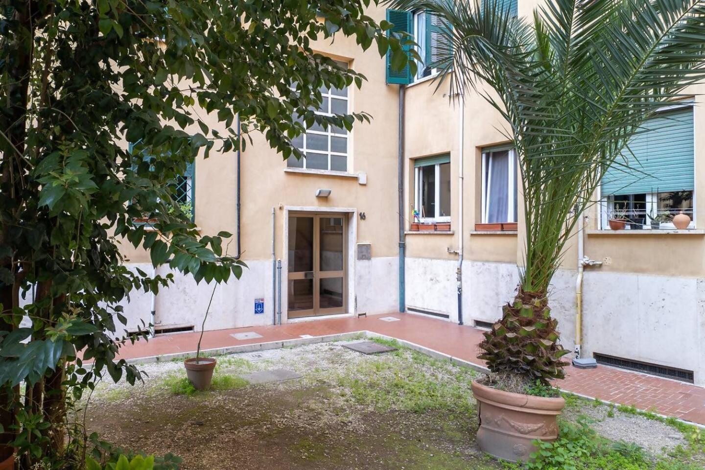 Caracalla In Apartment *