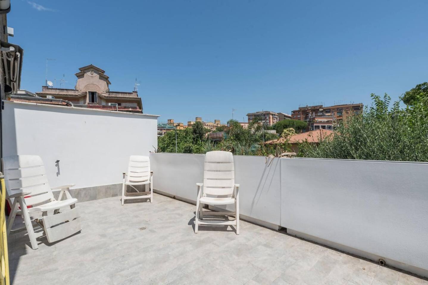Apartment Terrace *