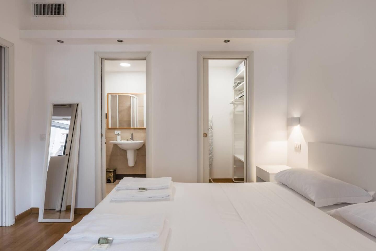 Raffaella Apartment