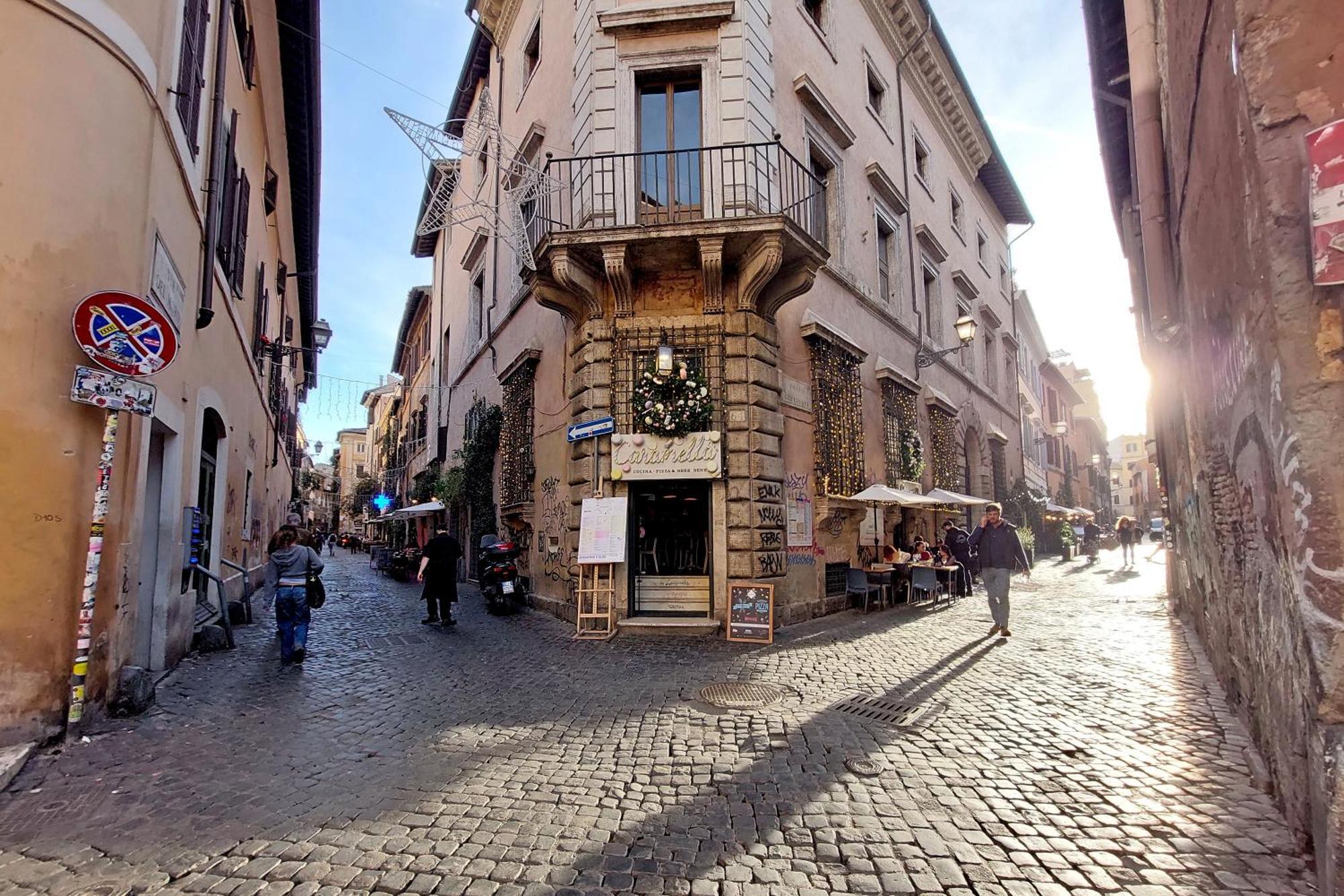 Cinque Apartment *
