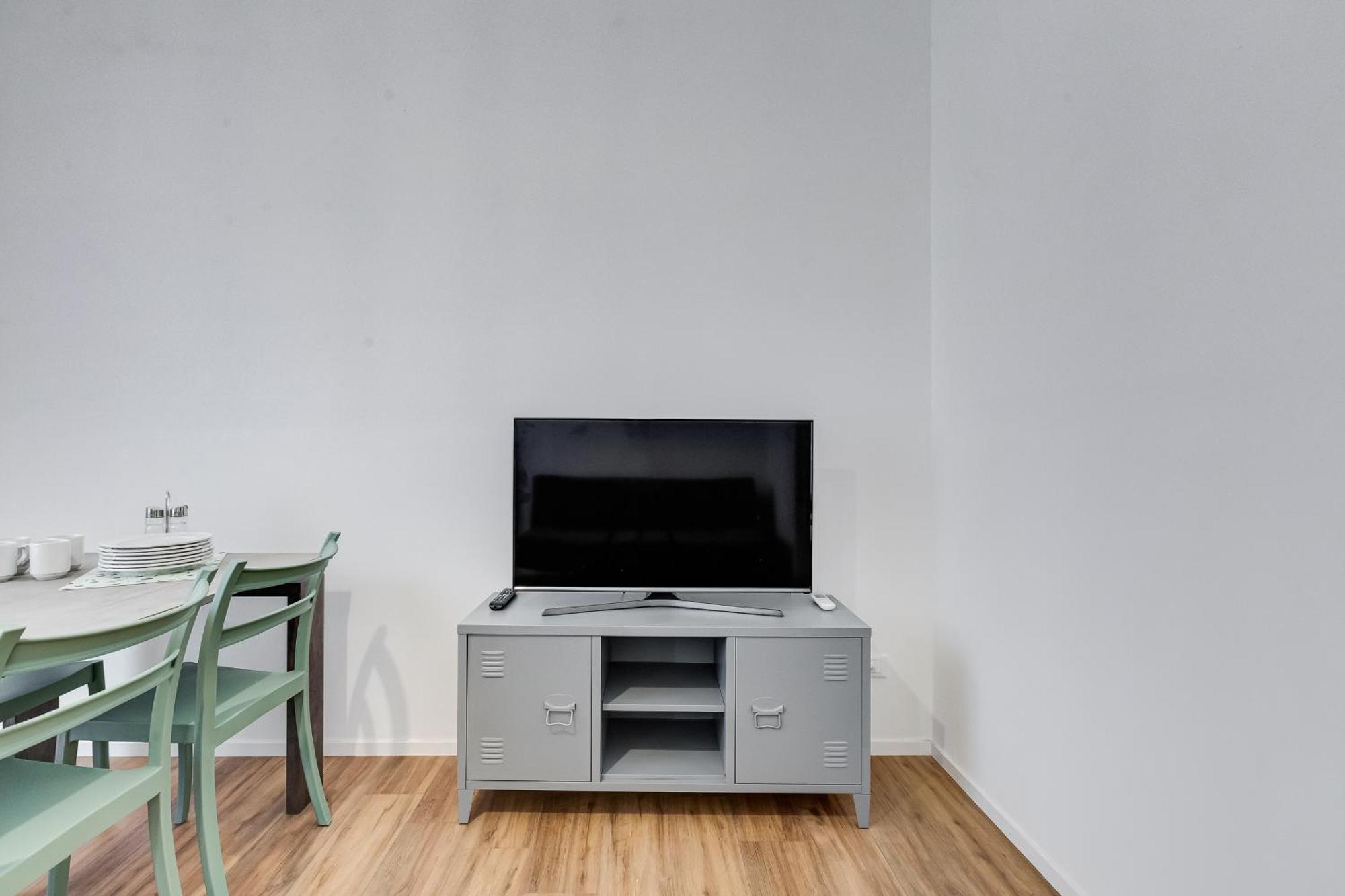 Apartment Bmga L Aurelian 3bdr 6-guest Gem