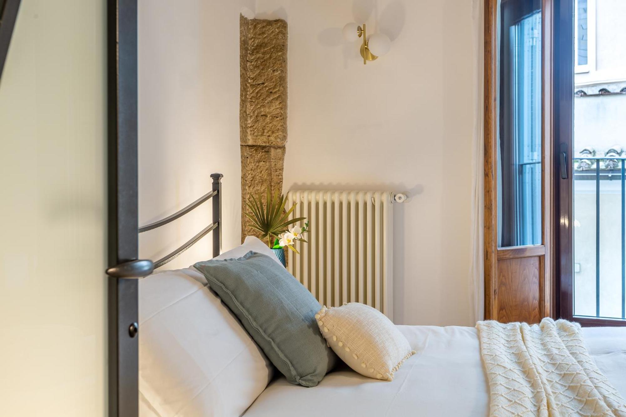 Apartment Iflat Campo De Fiori's Comfy Gem Rome
