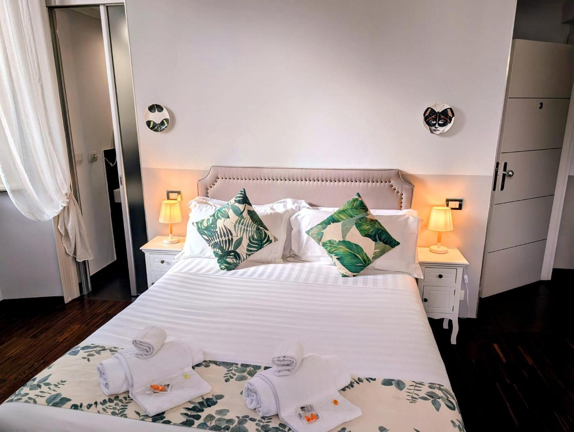 Dm69 - Termini Monti Crossroads Guest house *