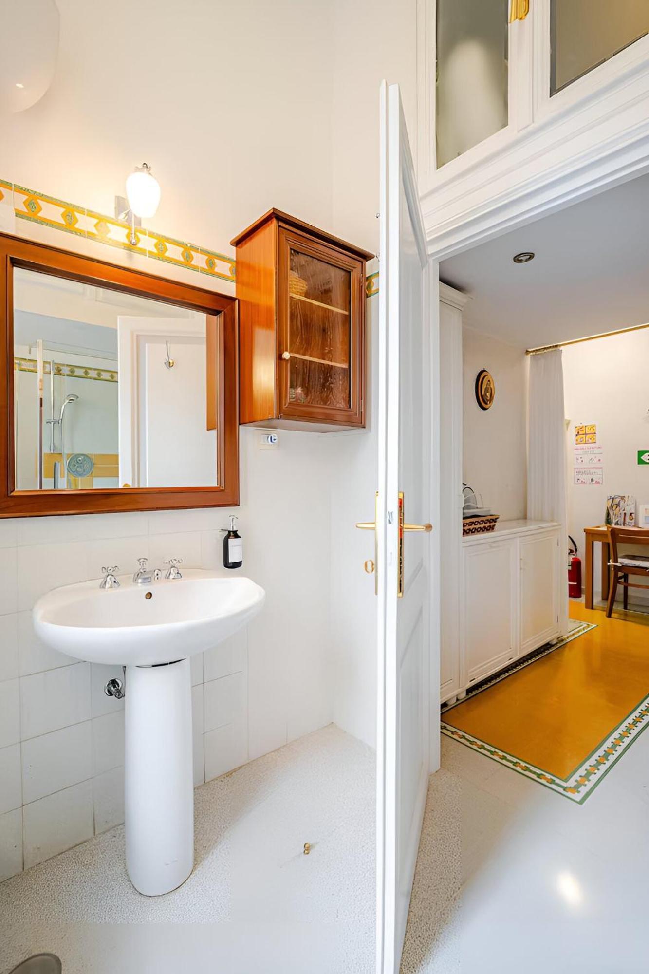 S.pietro Elvira's Retro Appartement