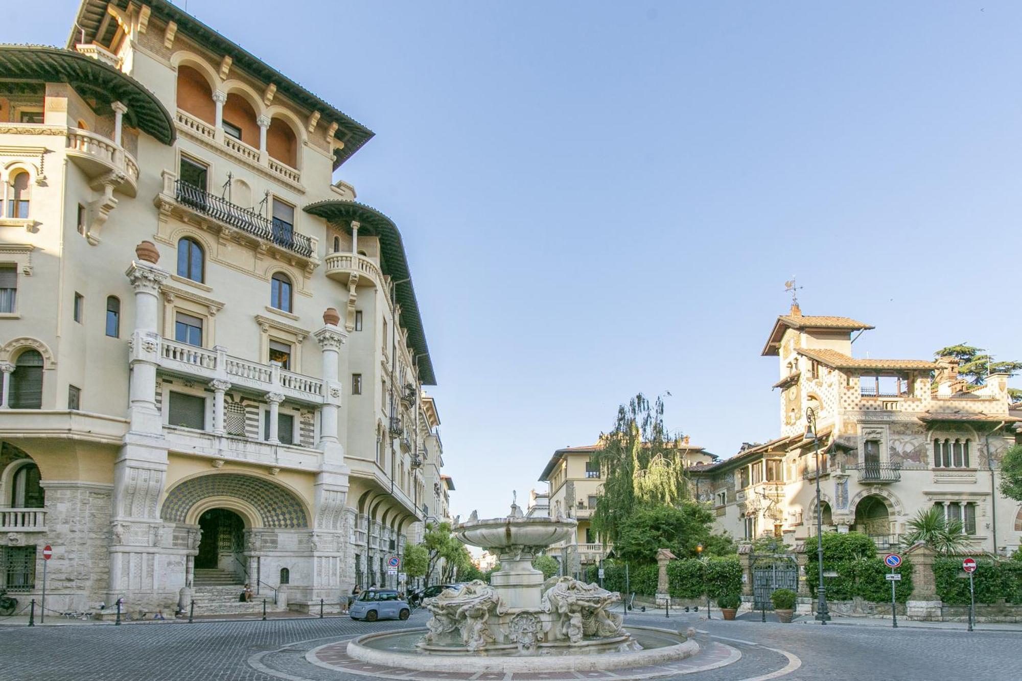 Modern 100 Meters From Piazza Mincio *