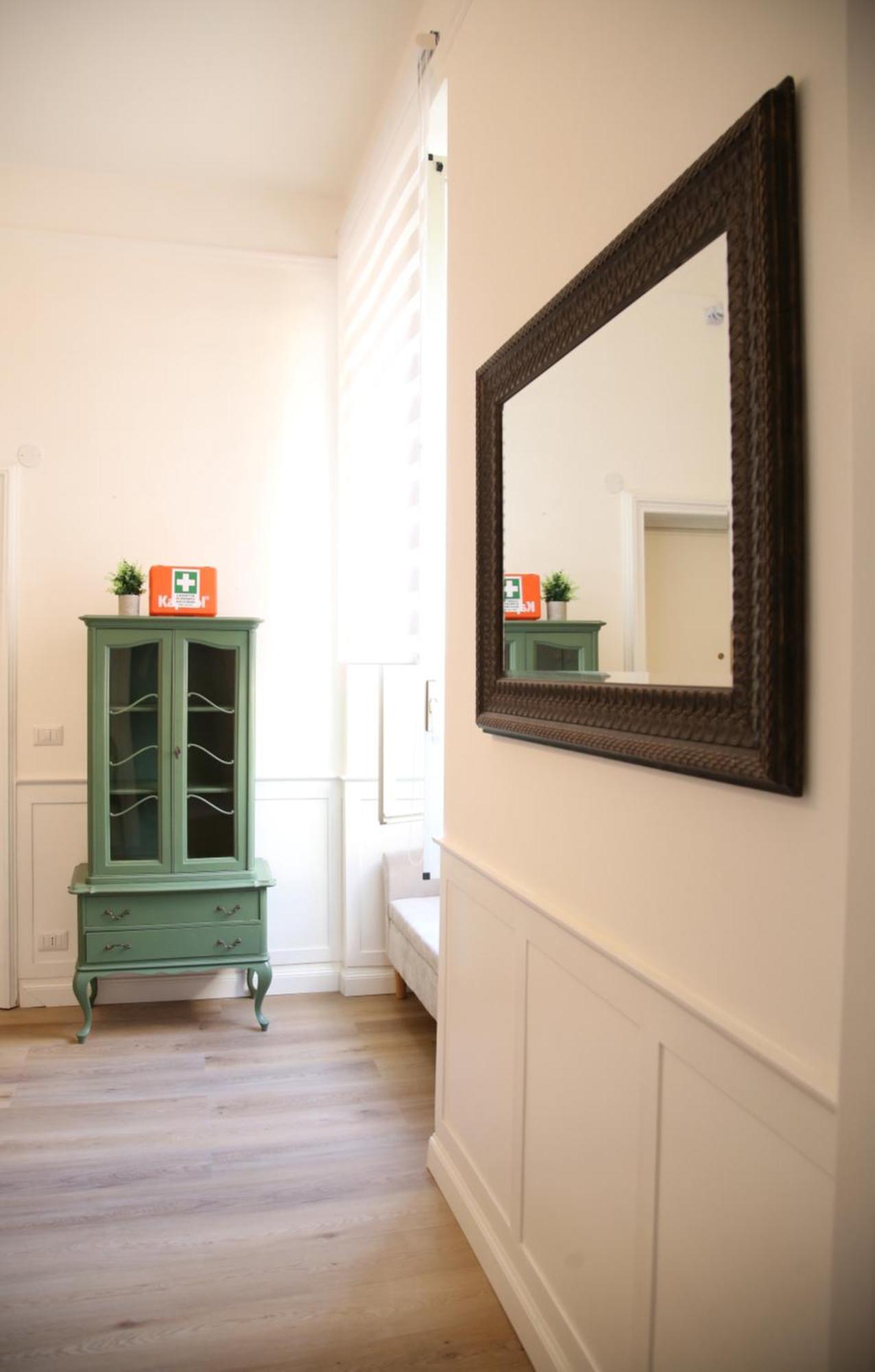 Homely In Apartment *