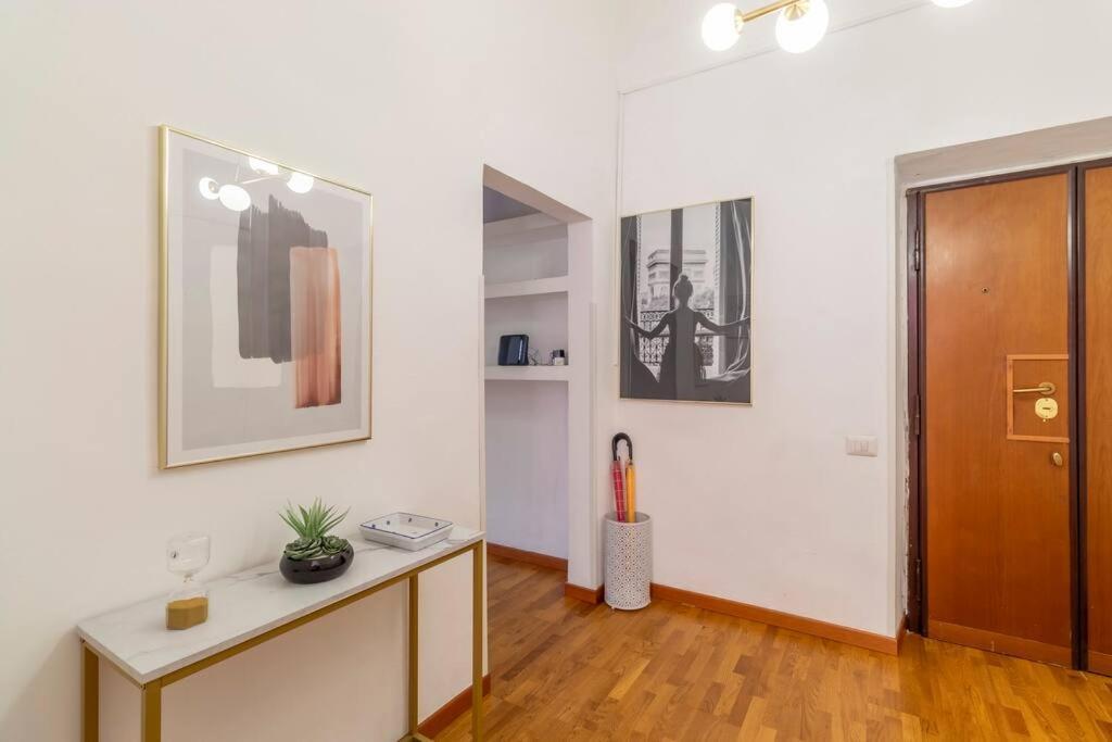 2 Minutes From The Colosseum - Luxury Apartamento Roma