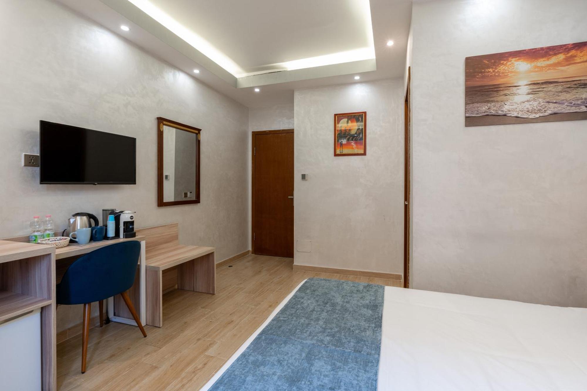 Rome Love Hotel *