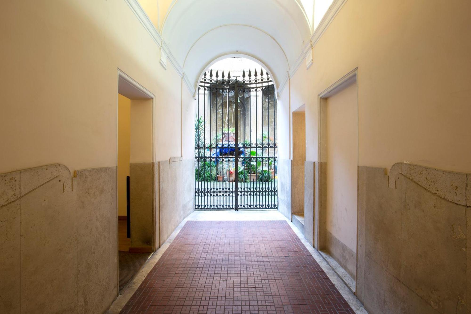 Domus Minervae Apartment