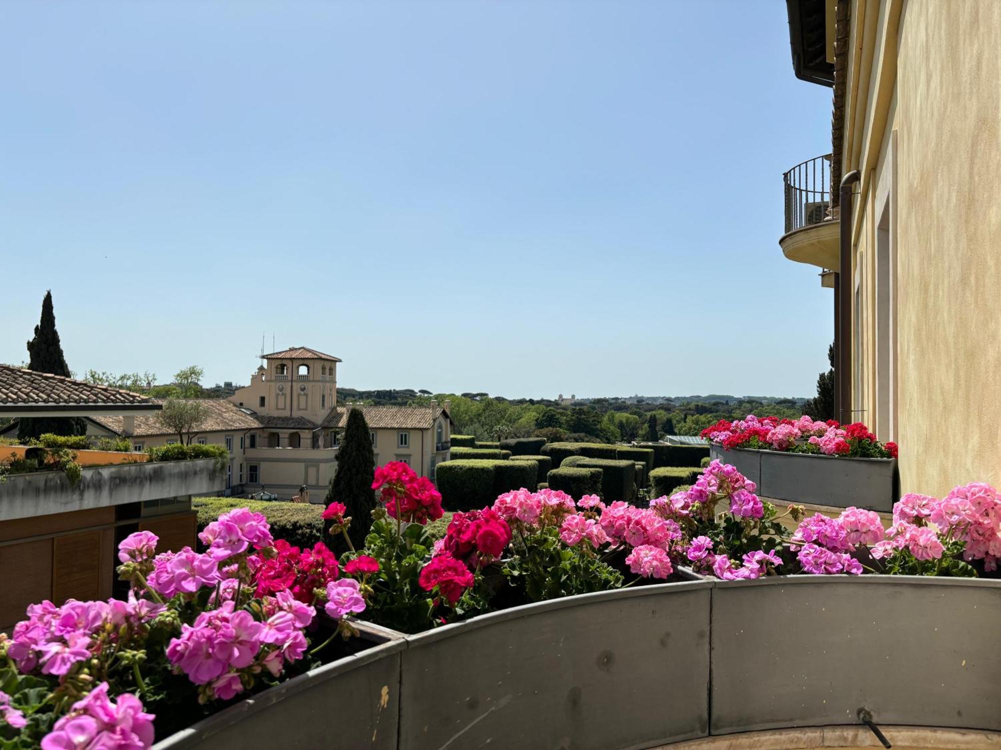 Moon Cove, Borghese Prestige Hideaway Apartment