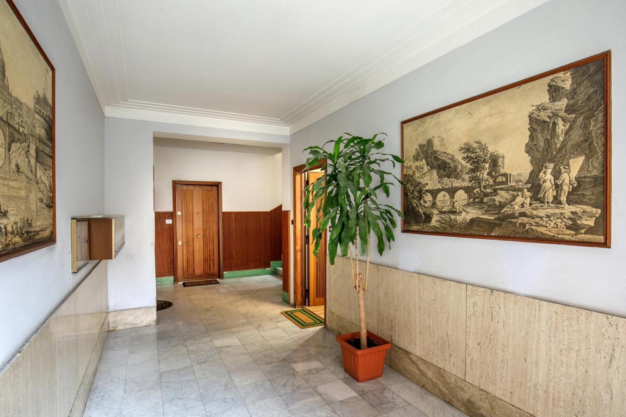 Vatican Aurelia House * Rome