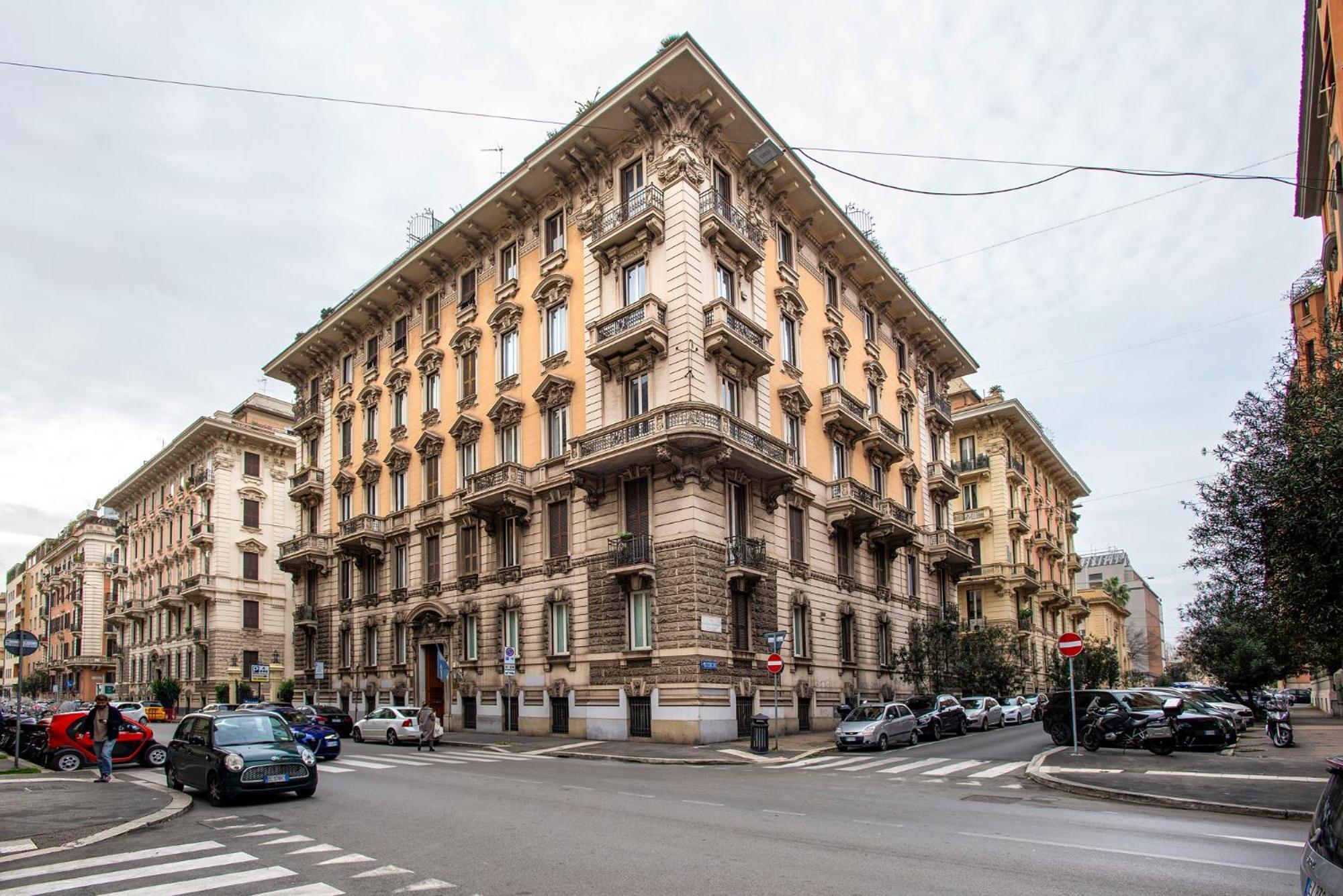 Comfortable Pied-a-terre In The Center Of Rome