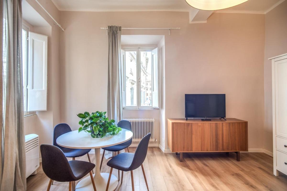 Cappellari Campo Dei Fiori Int 3 * Rome
