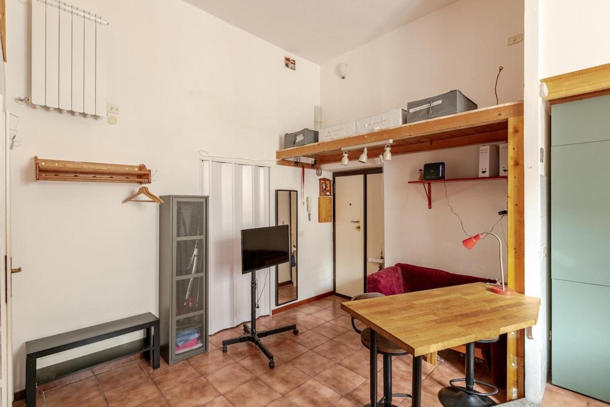 Cozy At Pedestrian Street Apartment Rome