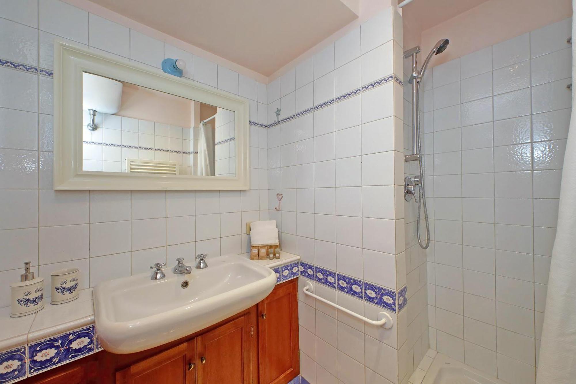 Leutari Apartamento *