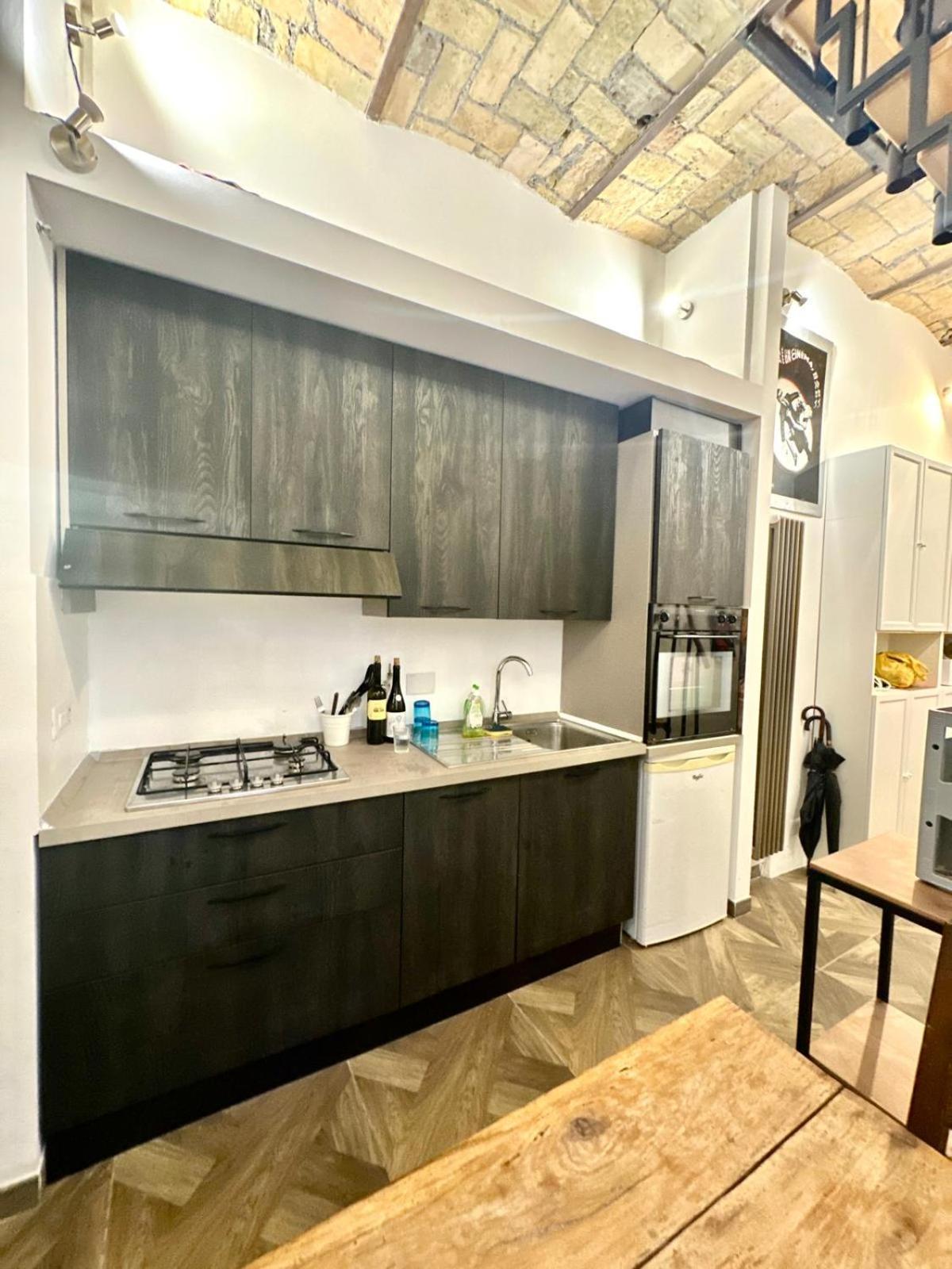 Homestay Versailles Deluxe Rome