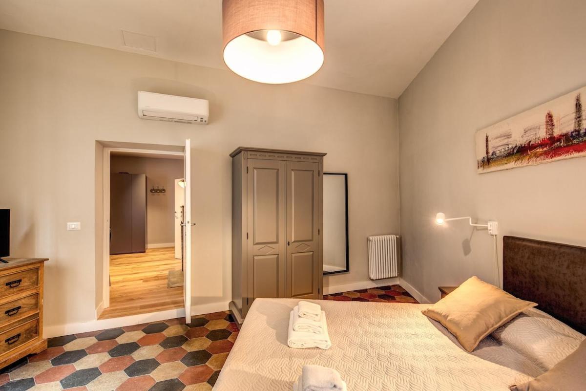 Campo Di Fiori 2 Bedroom Int 4 Rome