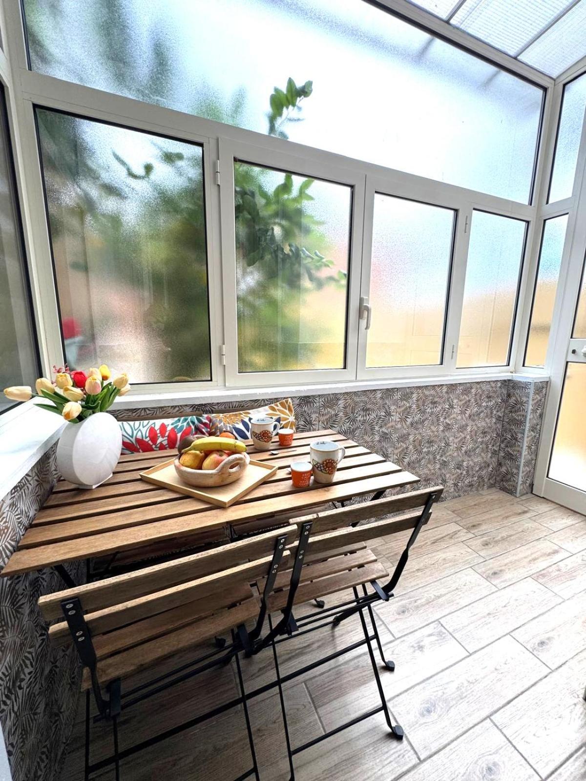 Appartamento Agli Acquedotti, Con Giardino Privato