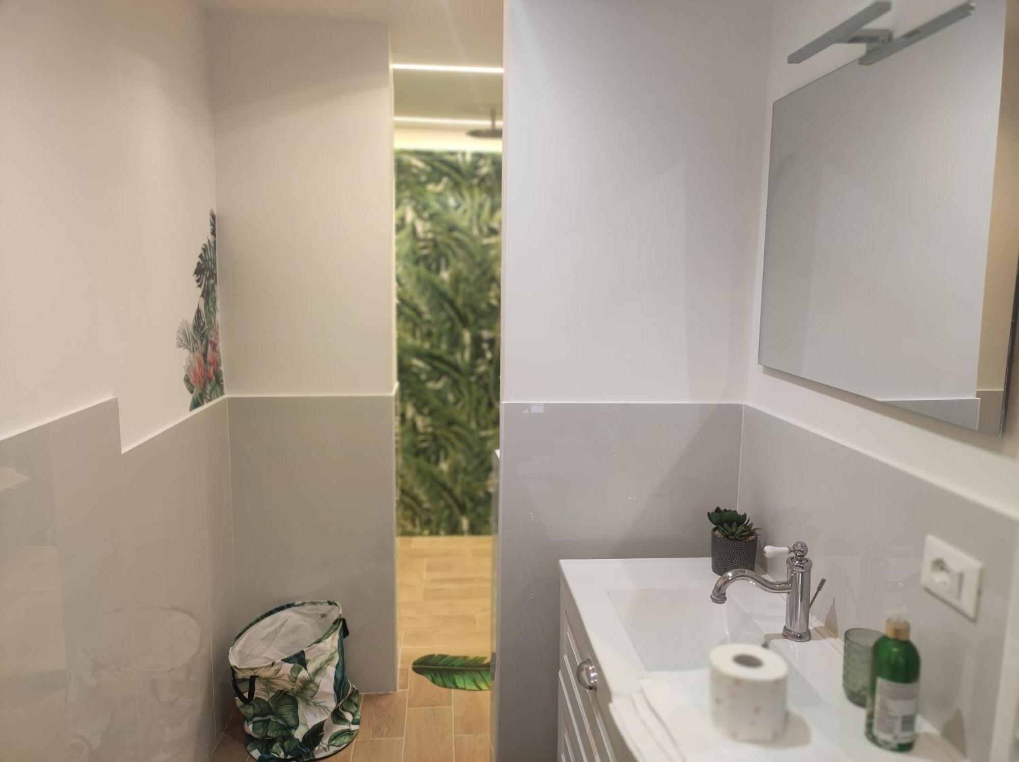 Sweet Flaminio-the Biggest Shower