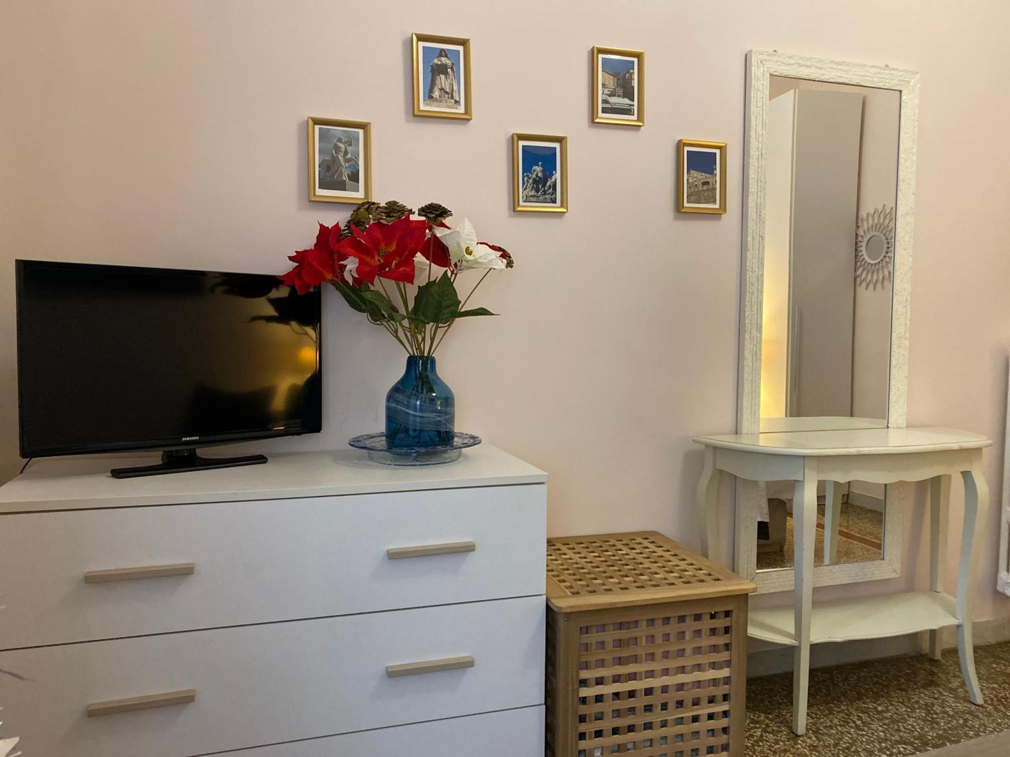 Emi House San Giovanni , Intero - 80 Mq * Rome