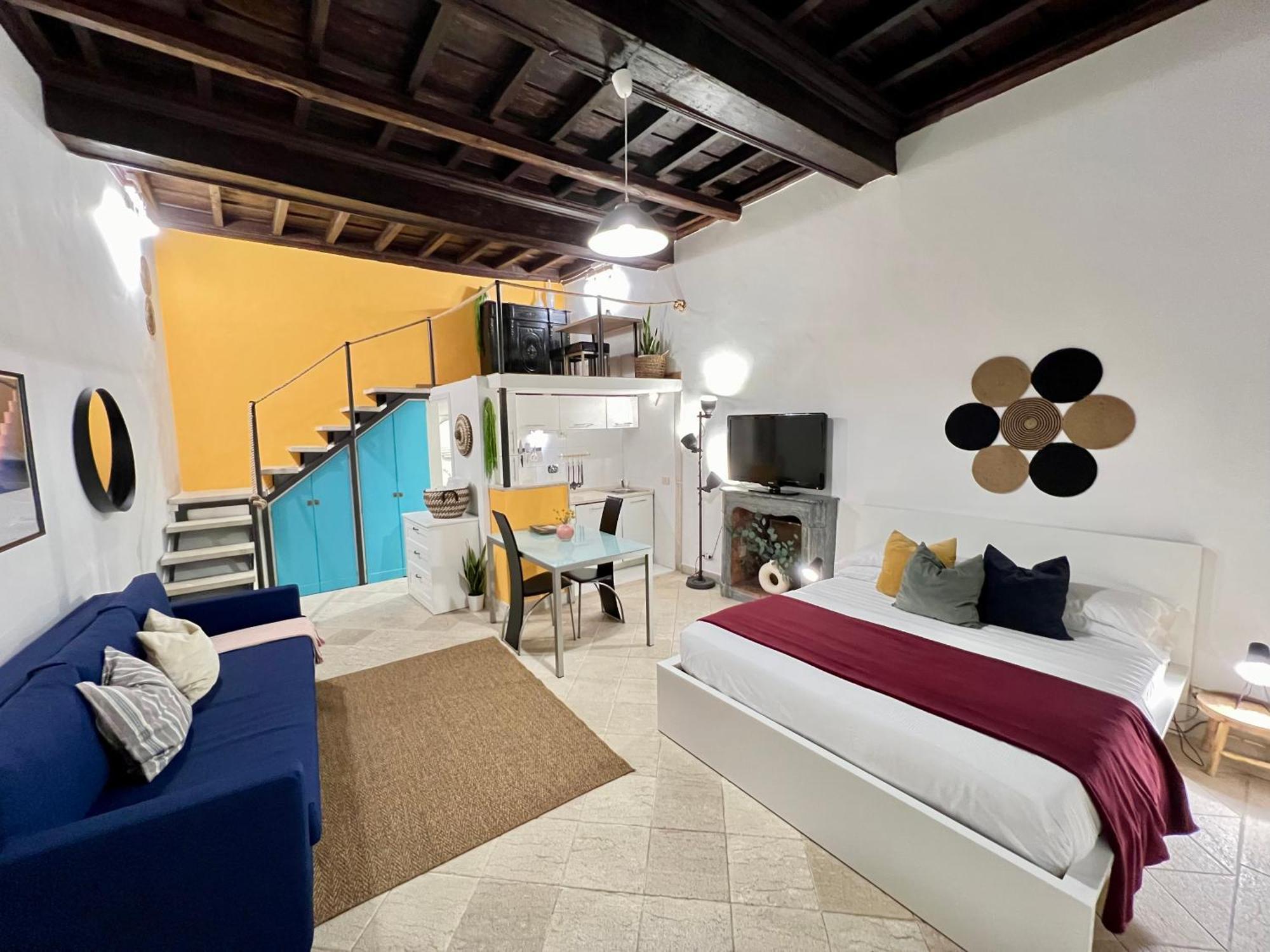 Charming Navona Duplex Apartment