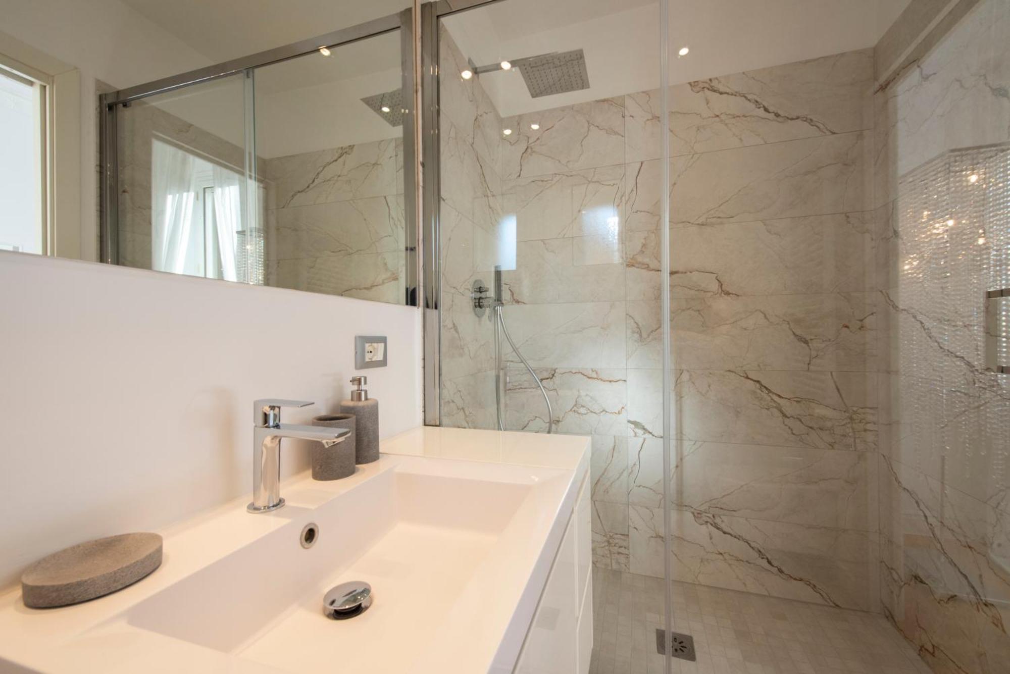 Lucrezio Caro Luxury Apartment Rome