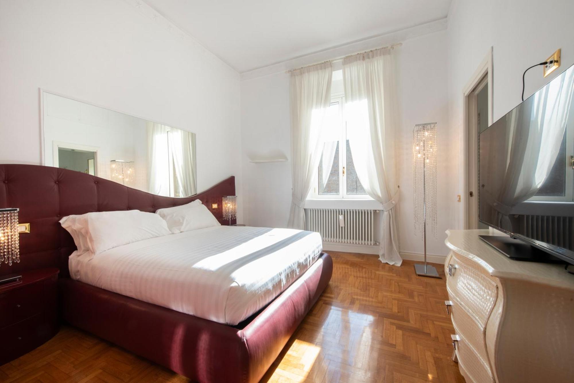 Apartment Lucrezio Caro Luxury