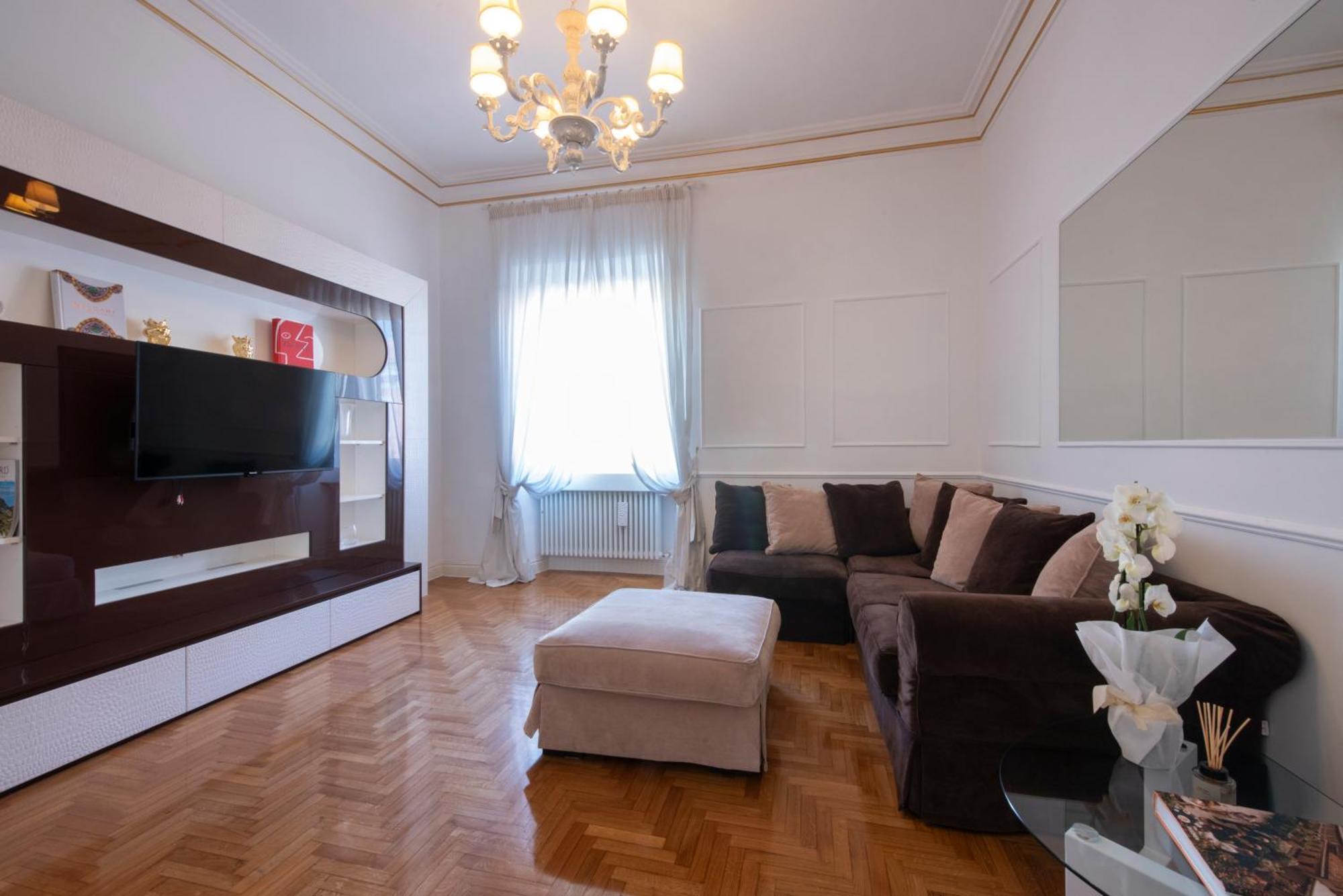 Apartment Lucrezio Caro Luxury Rome