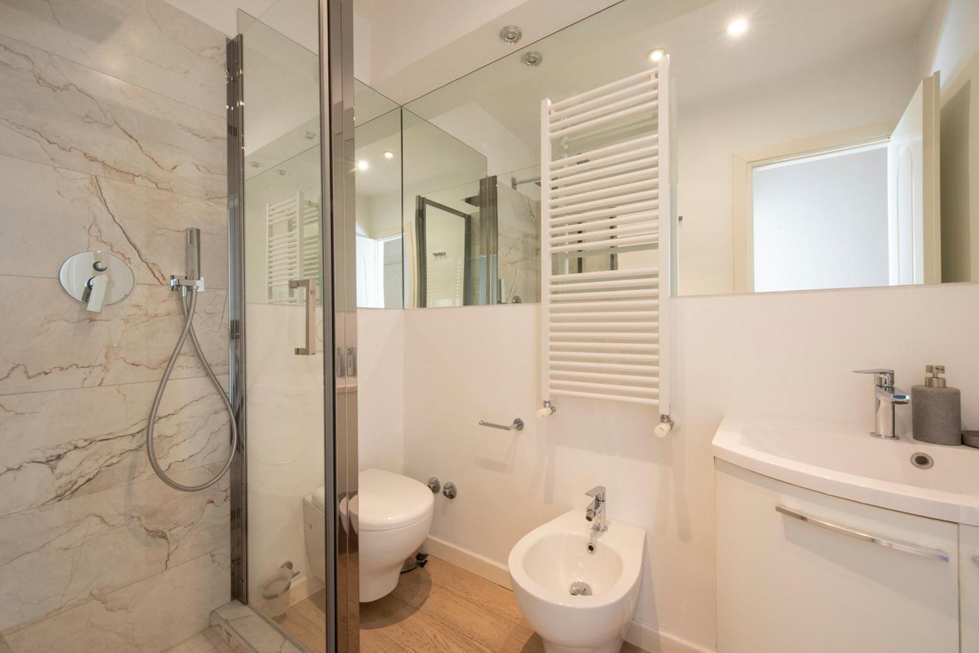 Apartment Lucrezio Caro Luxury