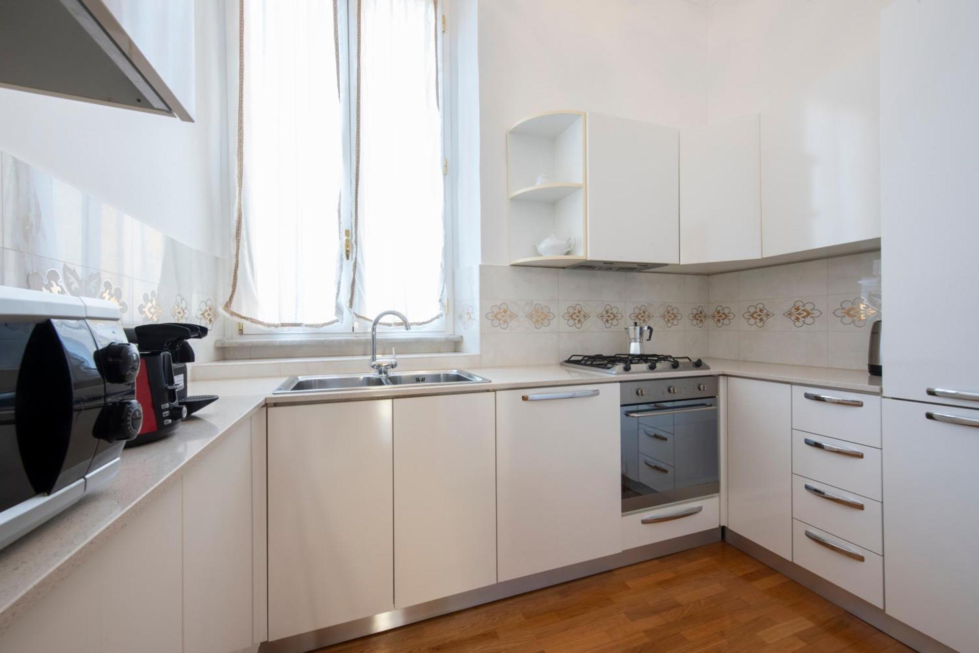 Lucrezio Caro Luxury Apartment