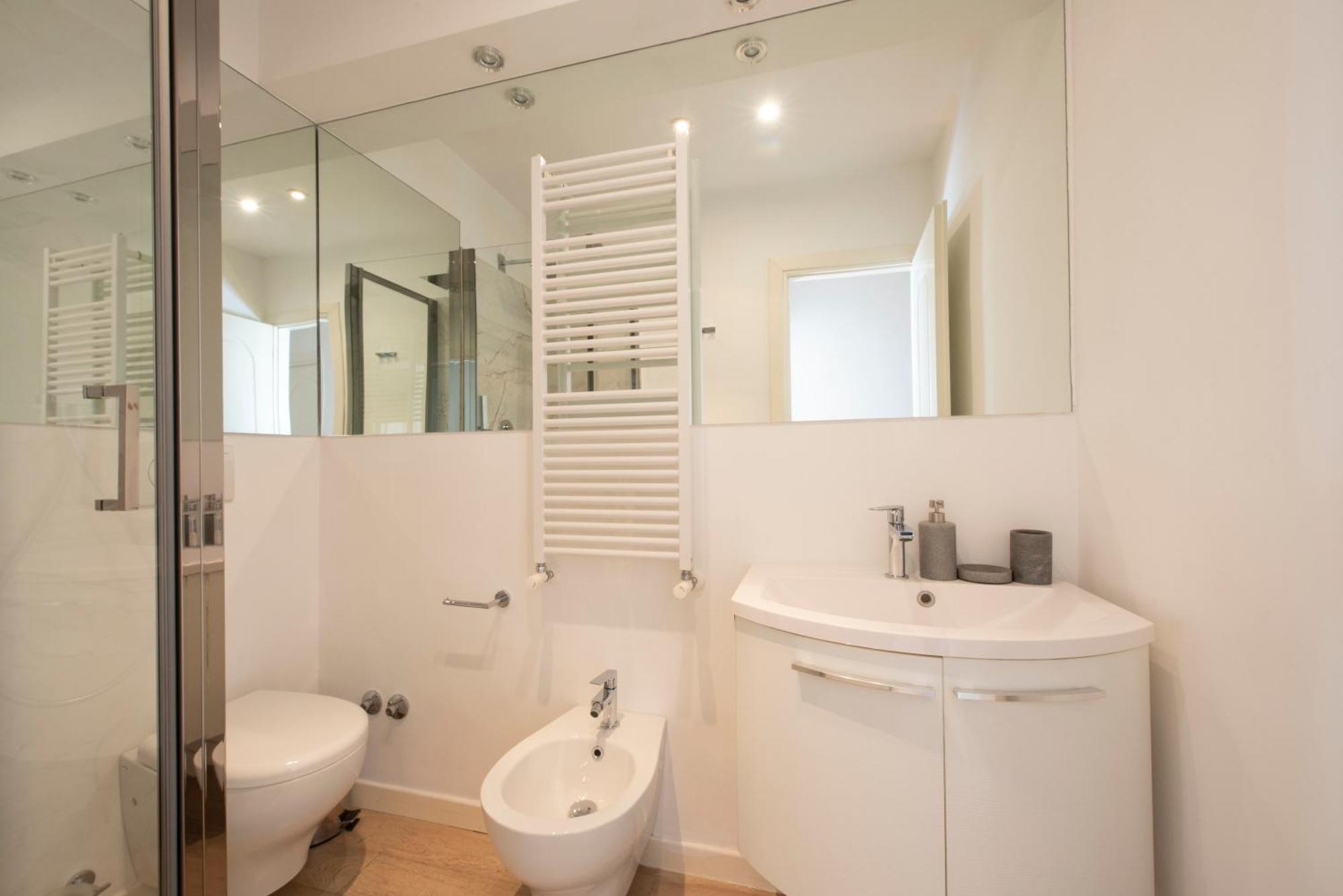 Lucrezio Caro Luxury Apartment