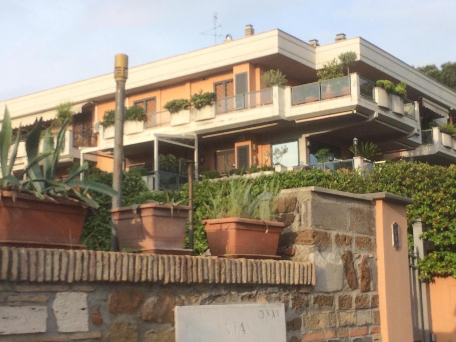 Domus Apartments Bed & Breakfast