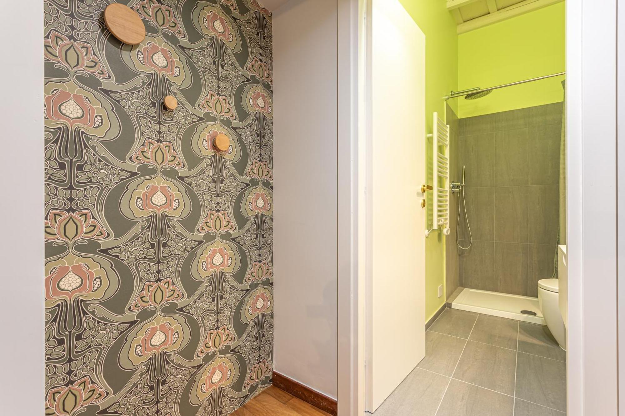 Giada - Charming At The Imperial Forums Apartment *