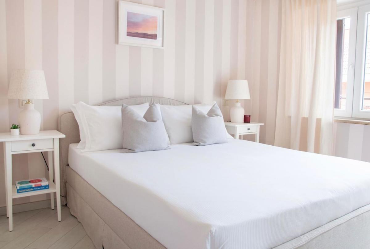 Three-bedroom With Private Terrace - Anagnina Appartement Rome