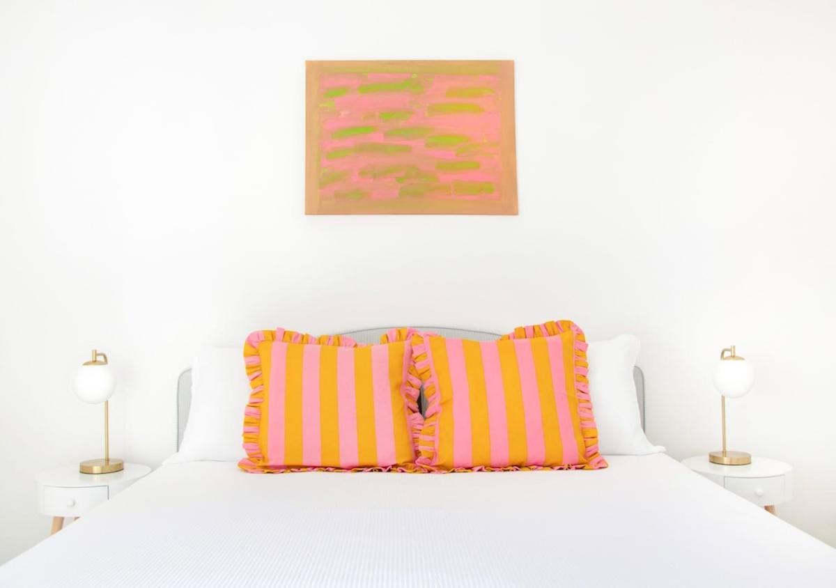Three-bedroom With Private Terrace - Anagnina Apartment
