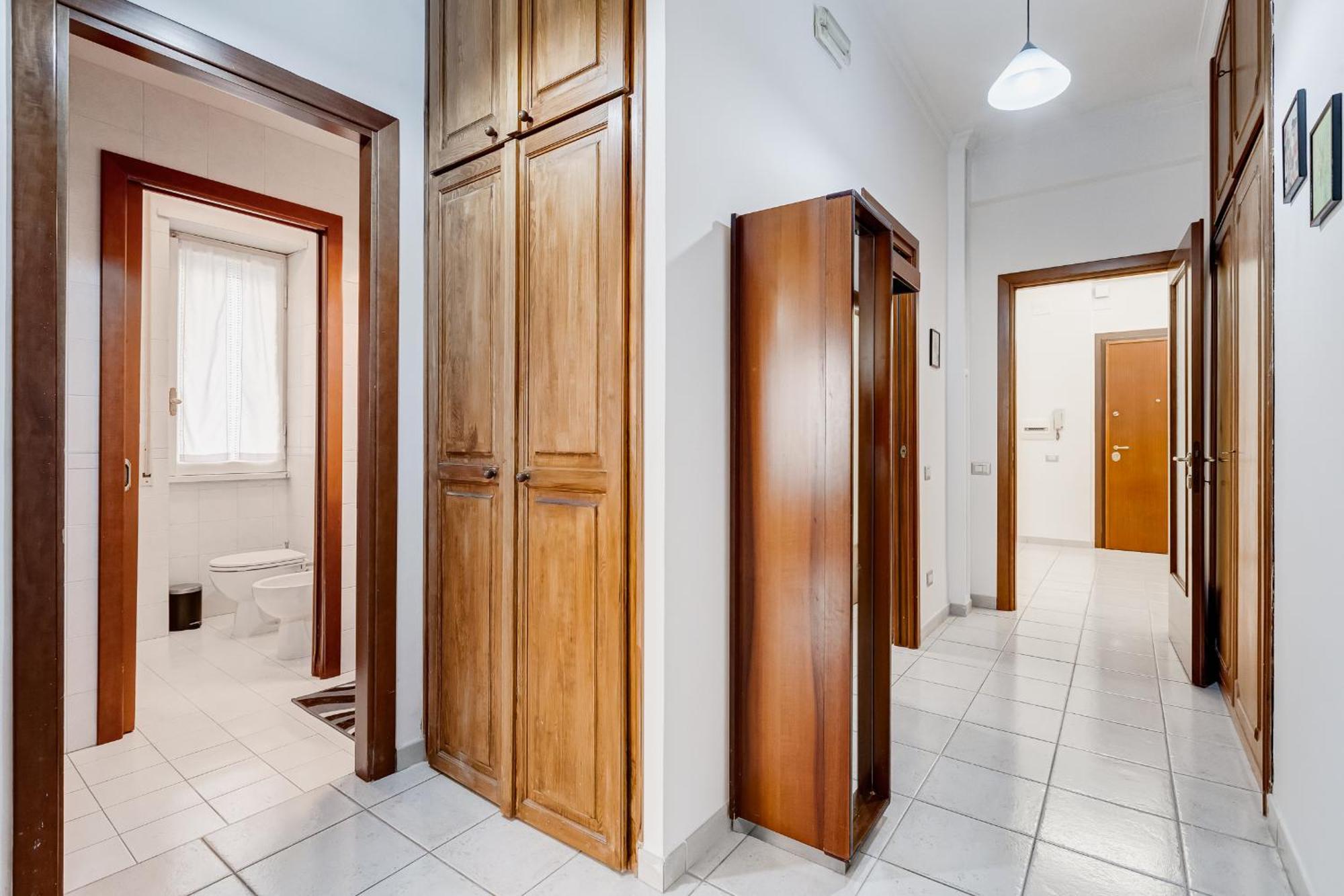 Cozy 2-bedroom Flat With Balcony In Monteverde Apartment *