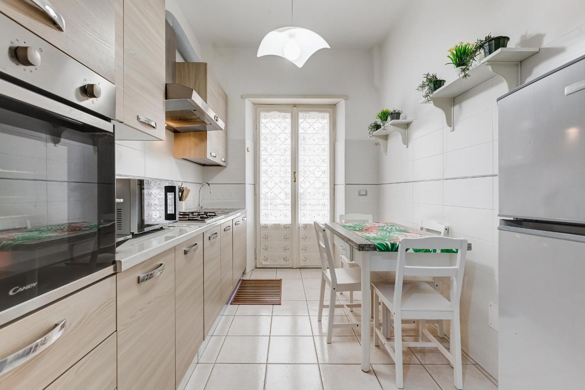 Cozy 2-bedroom Flat With Balcony In Monteverde Apartment
