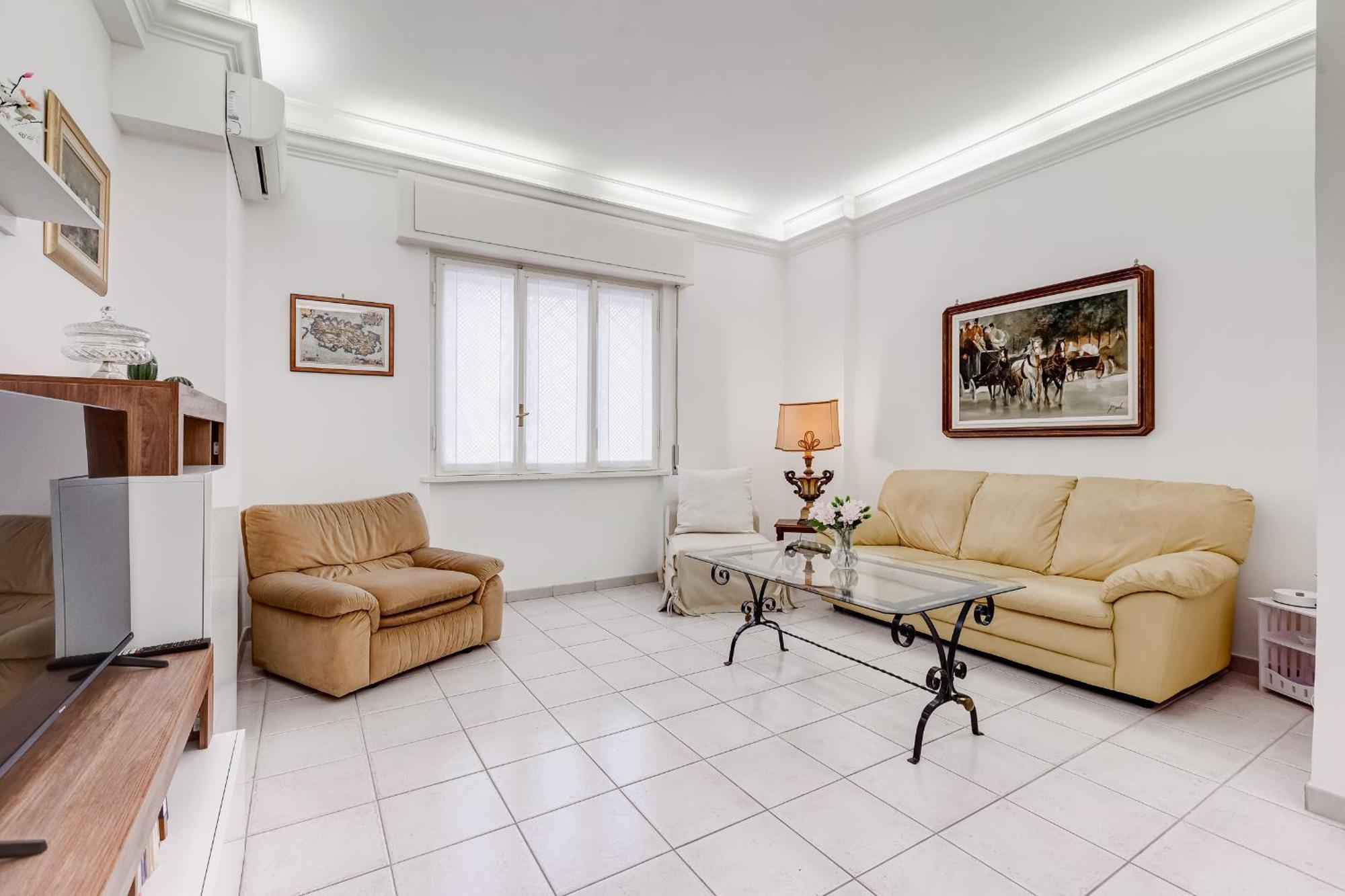 Cozy 2-bedroom Flat With Balcony In Monteverde *