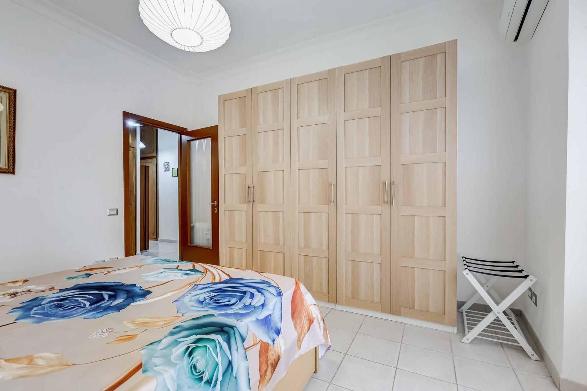 Apartment Cozy 2-bedroom Flat With Balcony In Monteverde