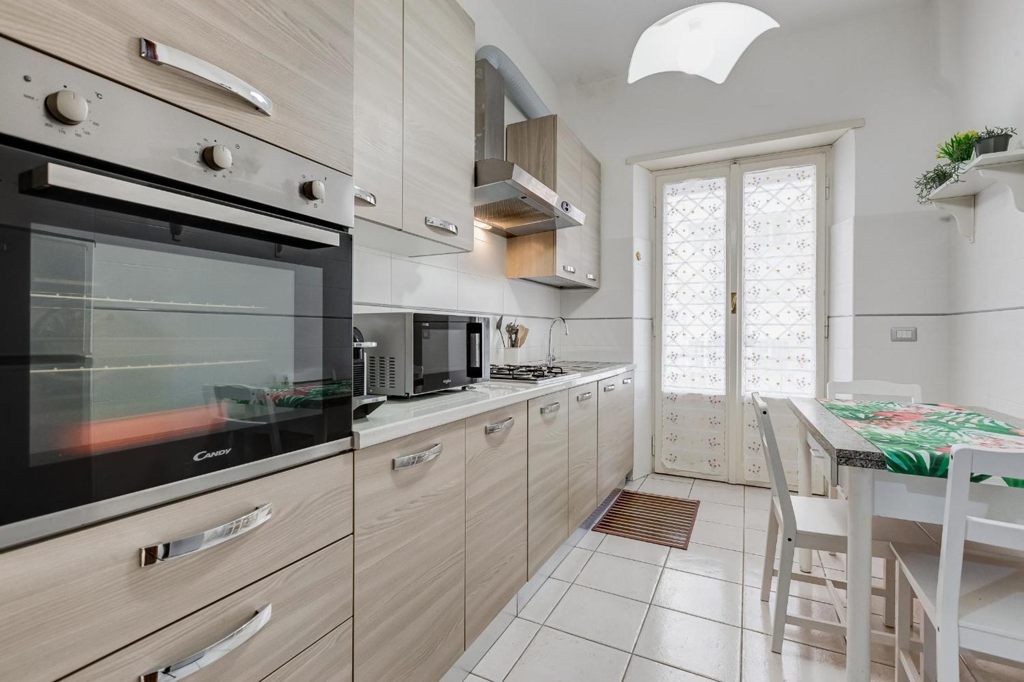 Apartment Cozy 2-bedroom Flat With Balcony In Monteverde *
