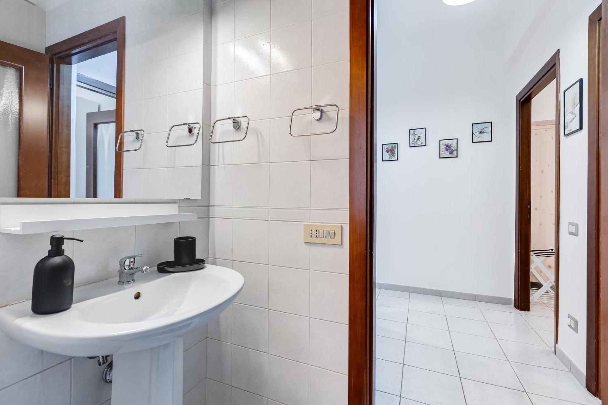 Cozy 2-bedroom Flat With Balcony In Monteverde *