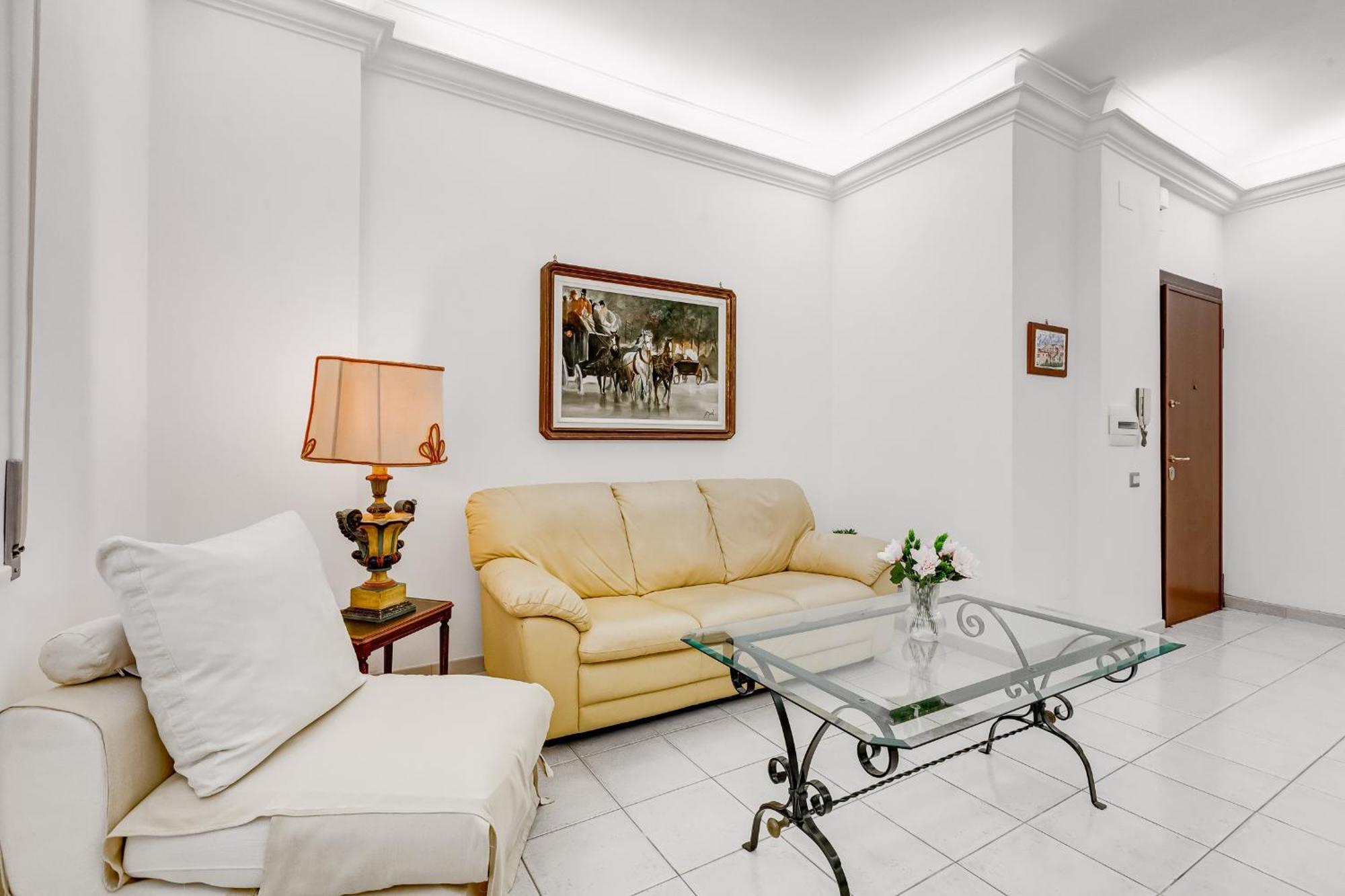 Apartment Cozy 2-bedroom Flat With Balcony In Monteverde