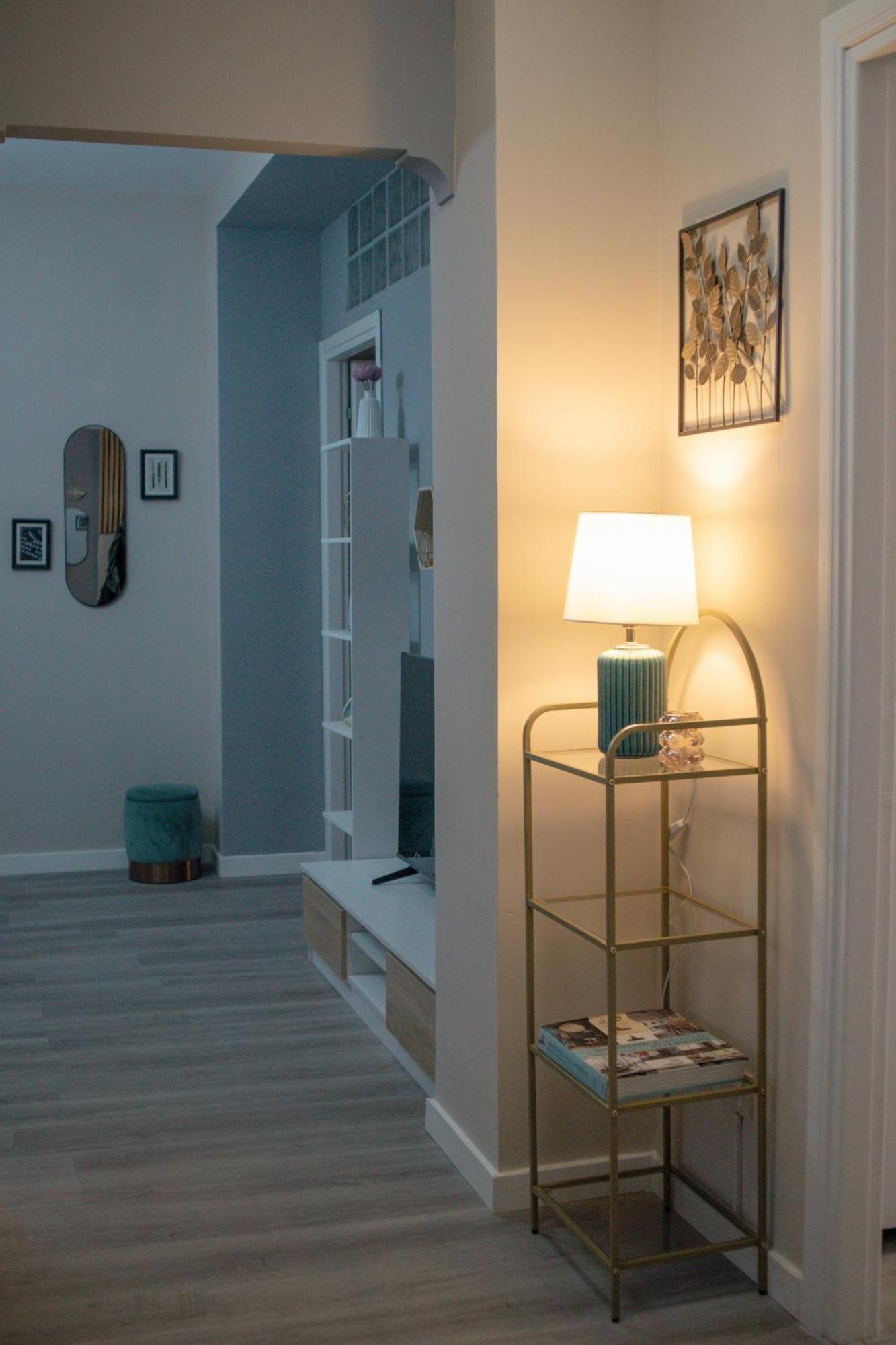 Sara's - Modern Near Metro, Perfect For Families And Groups In *